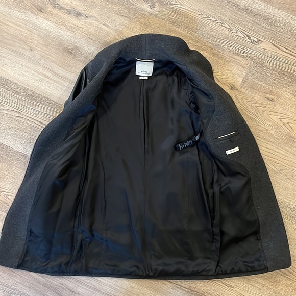 RARE Aritzia Cocoon Coat with leather sleeve - Picture 7 of 8